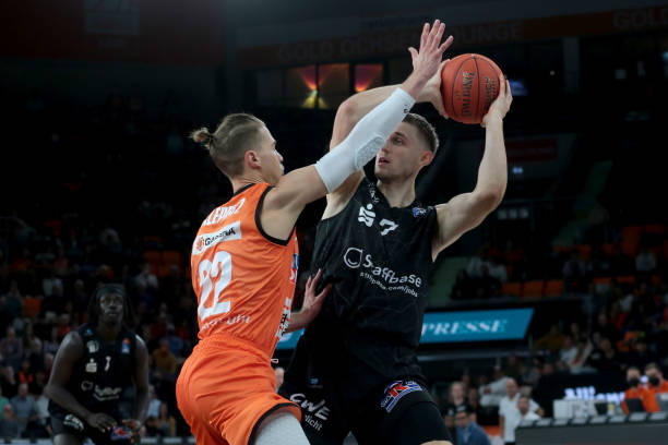 乐部间存在 乐部间存在